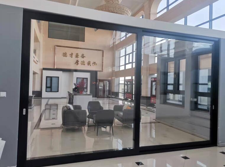 ����������������T